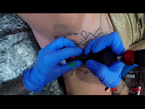 ❤️ Extremadamente tatuado hottie Sully Savage consiguió un tatuaje en su clítoris ️❌ Video de sexo de calidad en es.xxxgr.ru ❌️❤️❤️❤️❤️❤️❤️❤️